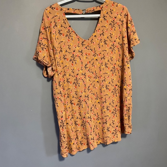 Maurices XXL Short Sleeve Mustard Yellow Floral Blouse - Picture 2 of 5